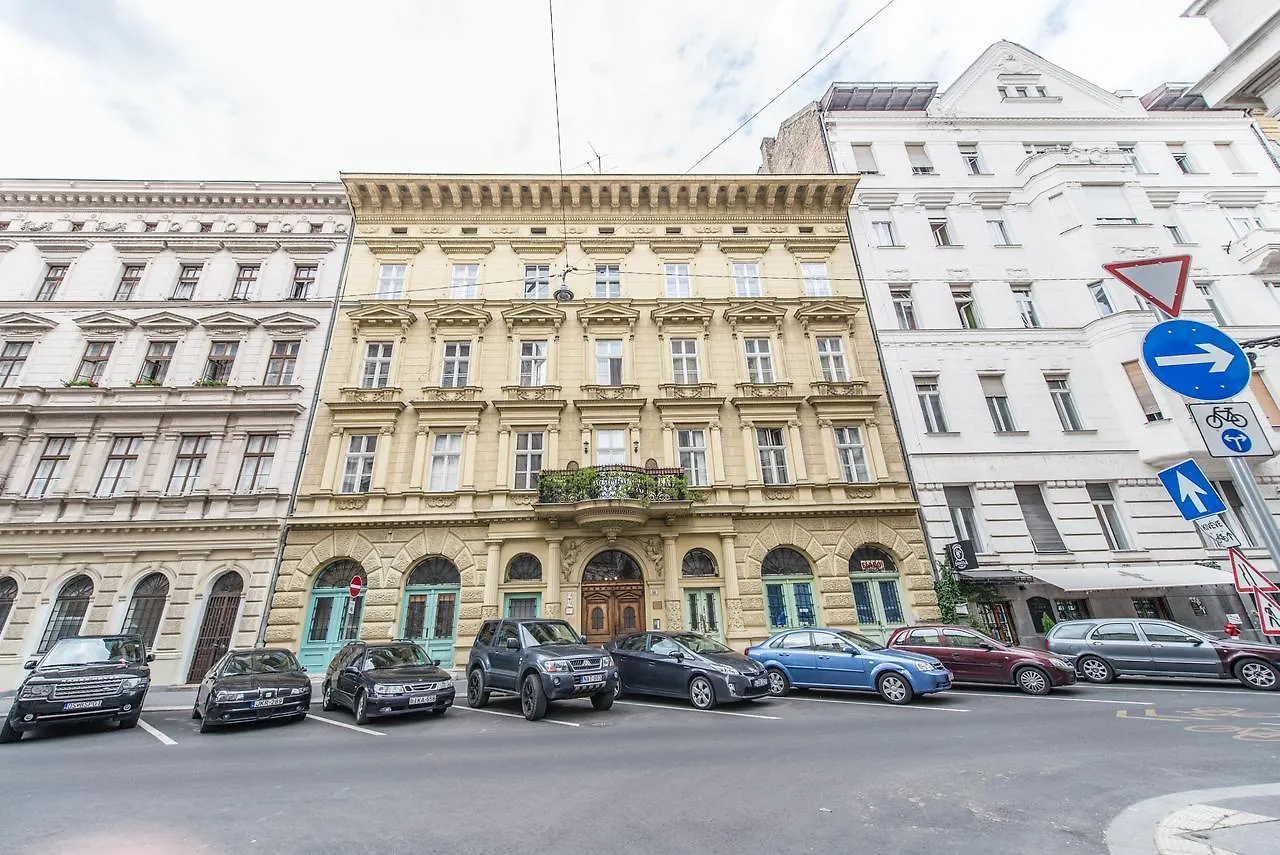 Oasis Apartments - Liberty Square Budapest 0*,
